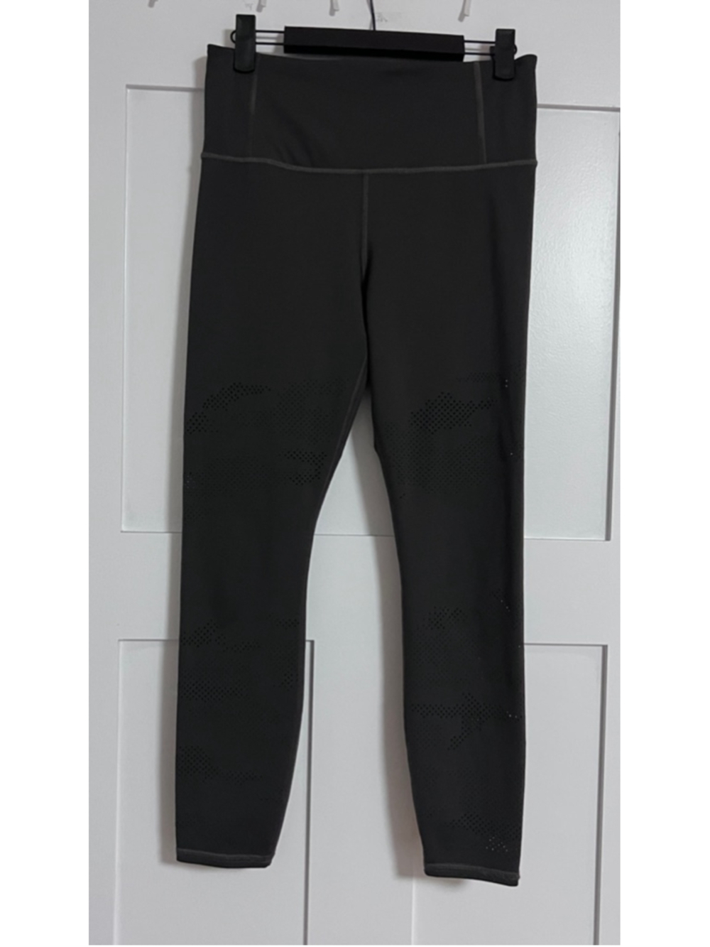 Athleta Persistence Laser Cut 7/8 Leggings – Size Small